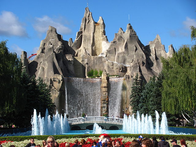 _images/Wan_Wonder_Mountain_at_Canadas_Wonderland.jpg